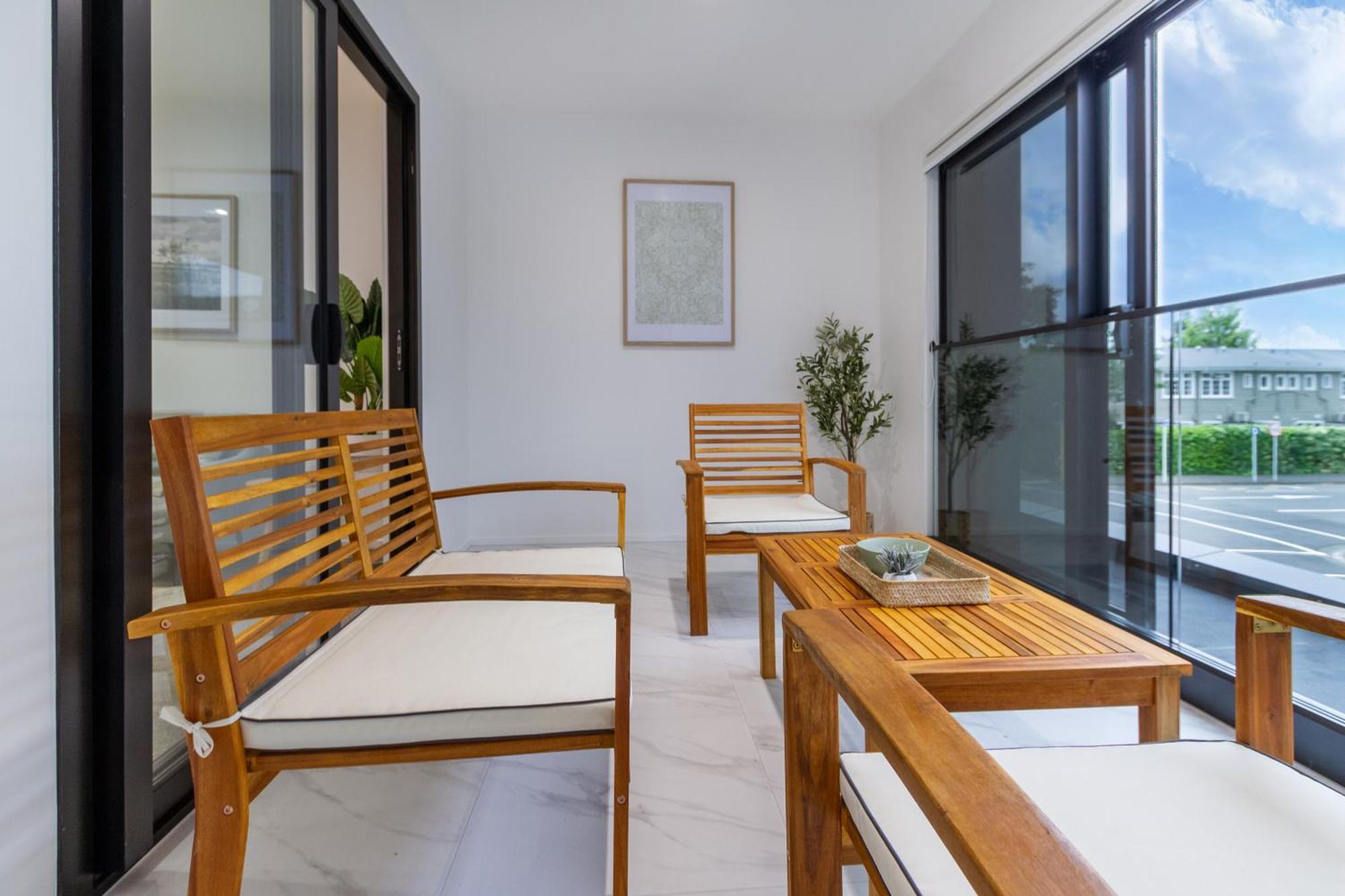 Urban Retreat: 2-Br Gem In Central Christchurch Appartement Buitenkant foto